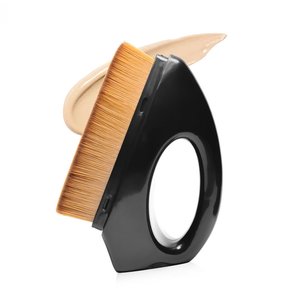 Pincel Para Base/BB Cream em Formato de Ferro