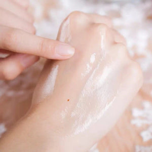 Rohto Melano CC Melanin Intensive Essência Branqueador Anti-Pot 20ml VC Essência Clareadora